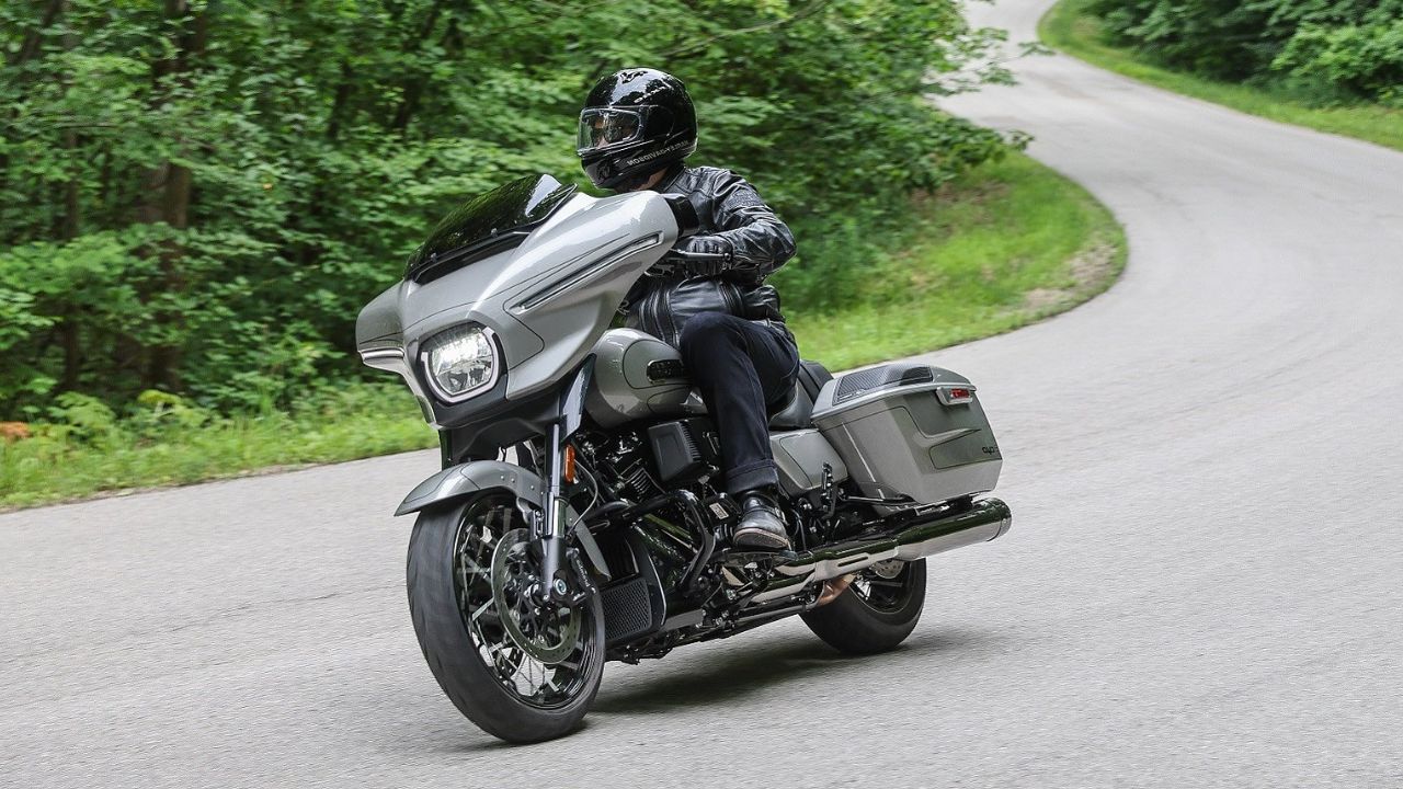 Harley-Davidson CVO Street
