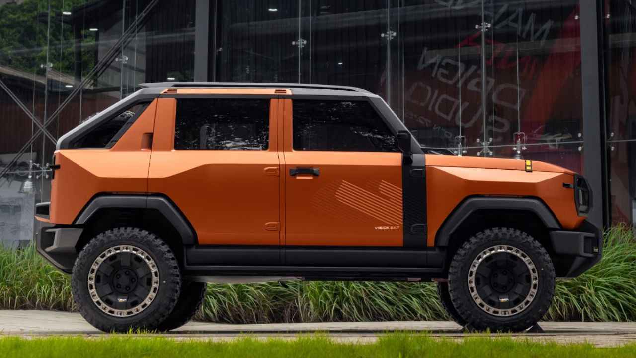 mahindra vision sxt