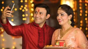 Karva Chauth 2025 Puja Time with Women Fasting and Moonrise Rituals