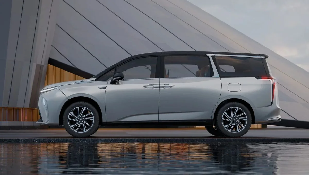 MG M9 Electric MPV