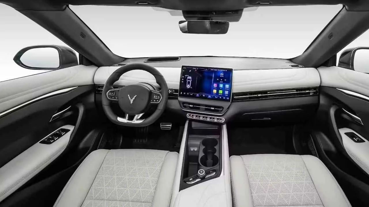 VinFast VF7
